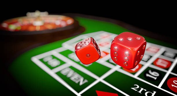 Tim paku togel di pusat operasi global dengan layar pemantauan dan staf dukungan pelanggan